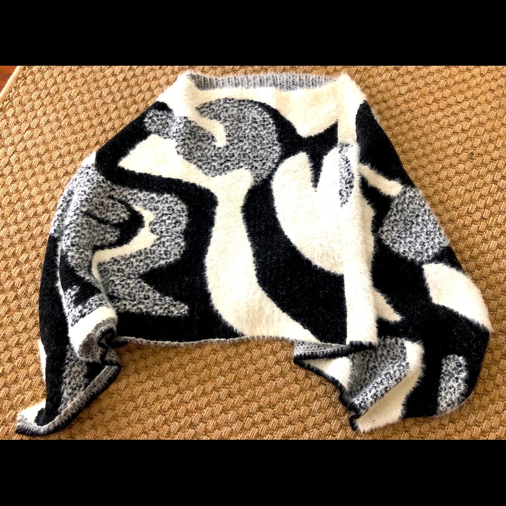 Lightweight gorgeous acrylic:nylon topper